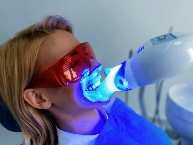 teeth whitening device